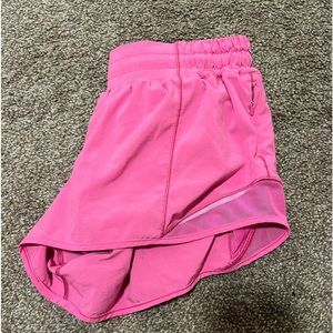 Sonic Pink Lululemon Hotty Hot Shorts 2.5 Inch